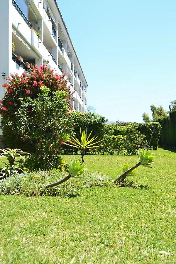 Luxury Garden Apartment - Walking Distance To The Sea Sitio de Calahonda