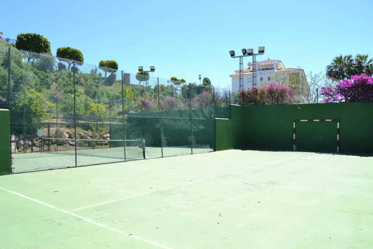 Luxury Garden Apartment - Walking Distance To The Sea Sitio de Calahonda