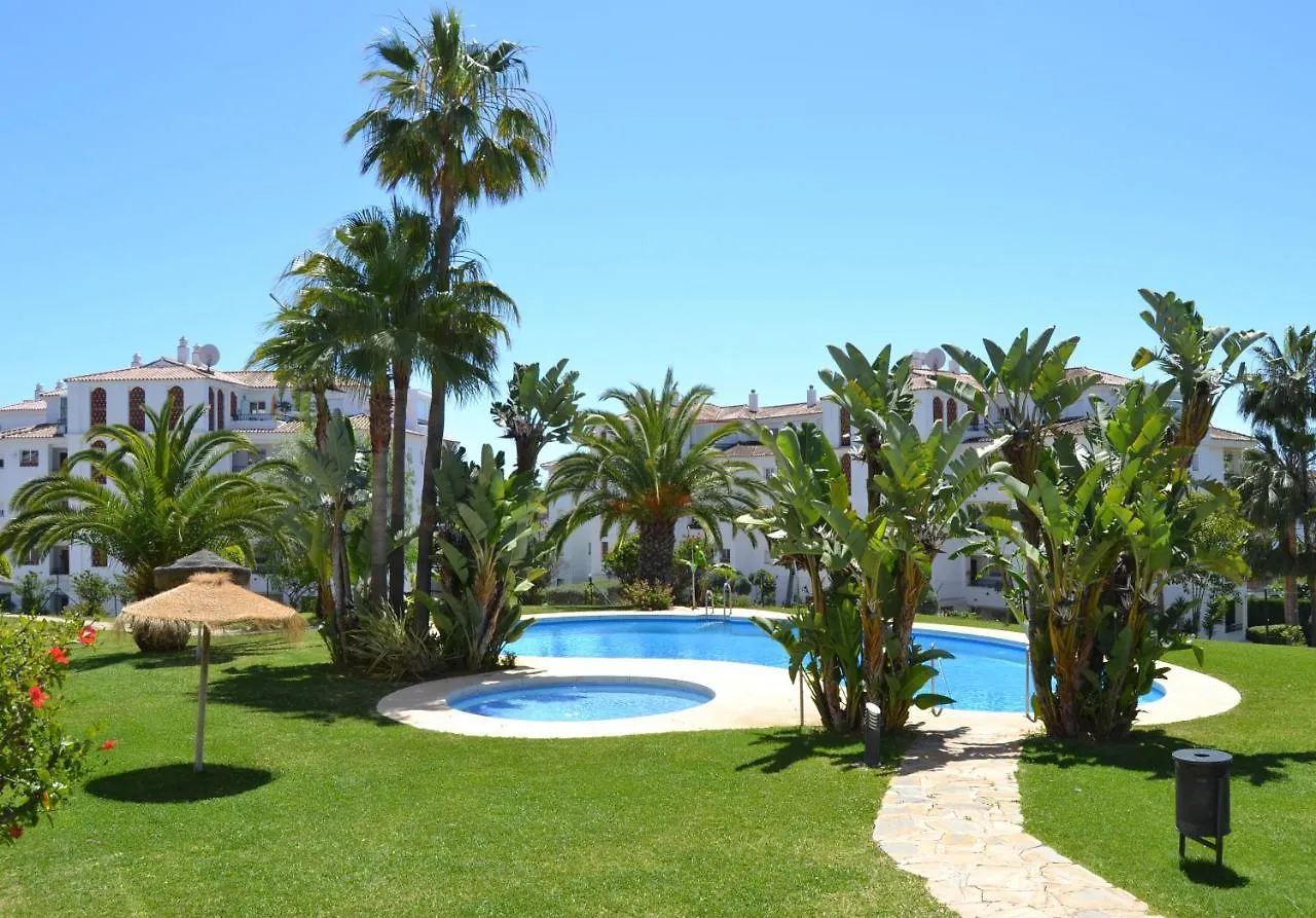 Luxury Garden Apartment - Walking Distance To The Sea Sitio de Calahonda