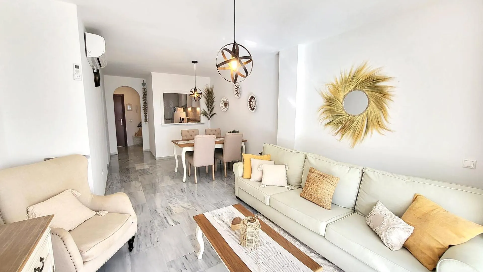 Luxury Garden Apartment - Walking Distance To The Sea Sitio de Calahonda