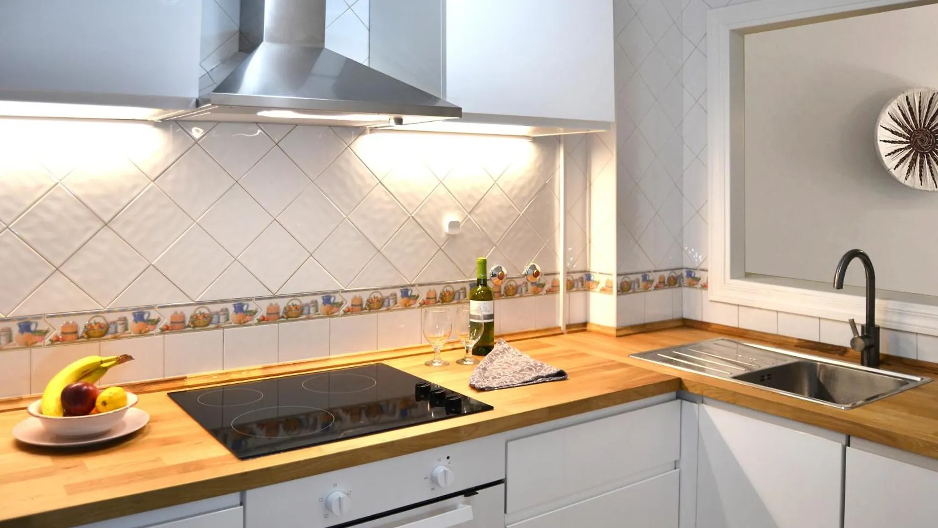 Luxury Garden Apartment - Walking Distance To The Sea Sitio de Calahonda