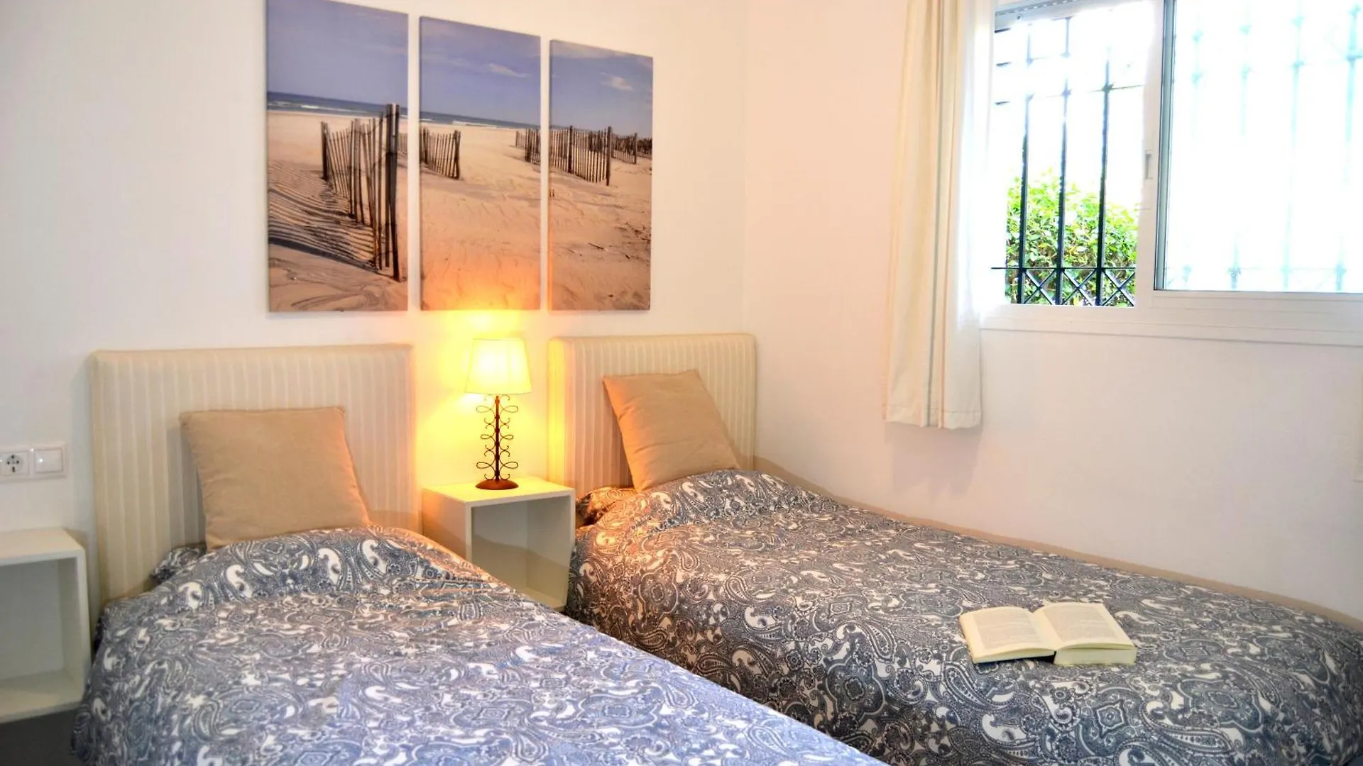 Luxury Garden Apartment - Walking Distance To The Sea Sitio de Calahonda